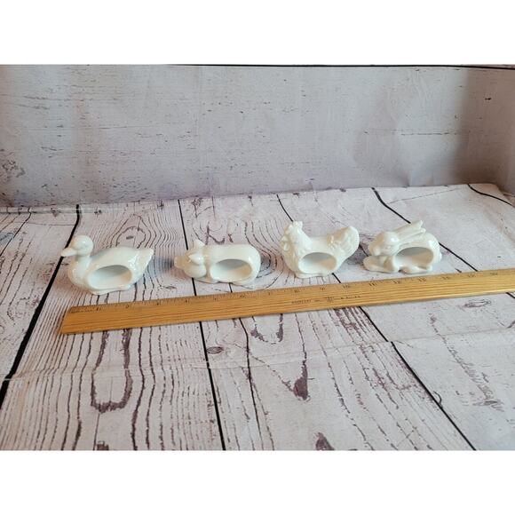 White Ceramic Napkin Rings 4 Animals Farm Chicken Pig Duck Rabbit Japan - Picture 10 of 12